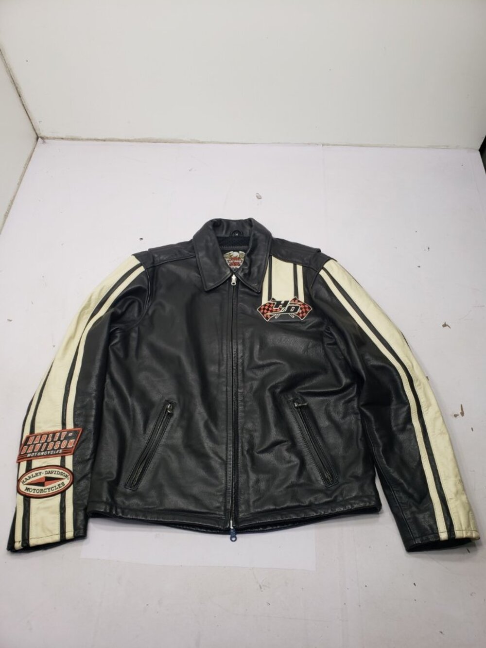 Harley Davidson Leather Jacket W/Cream Colored Sleeves HD Aces Poker Jacket Sz M